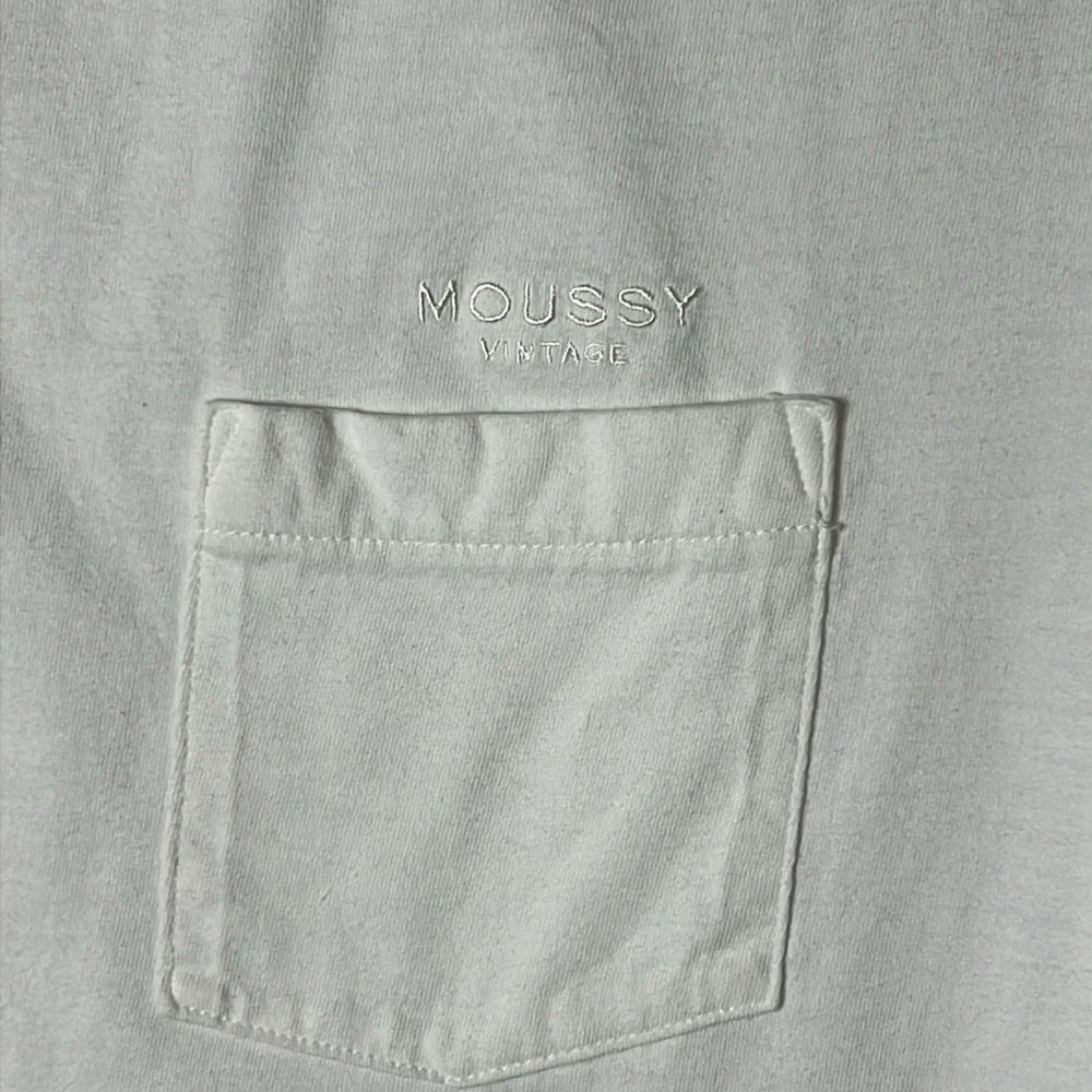 Moussy Basic White Tee Size Small - image 2